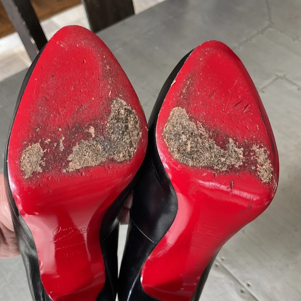 Christian louboutin Preowned black leather peep toe classic pump sz 38.5 120mm